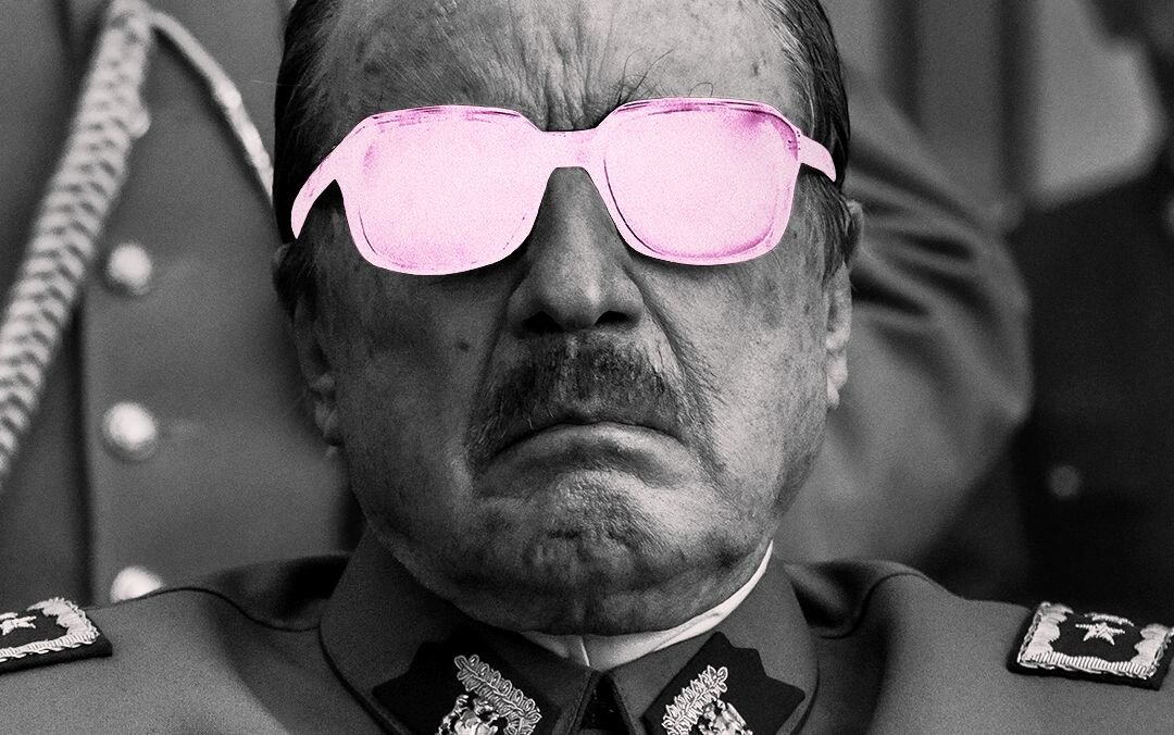 Jaime Vadell jako Hrabě (Augusto Pinochet) ve filmu El Conde.