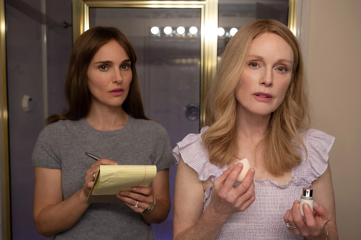 Natalie Portman a Julianne Moore ve filmu May December