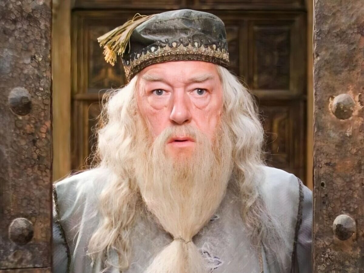 Michael Gambon jako Brumbál.