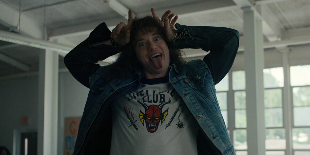 Joseph Quinn jako Eddie Munson v seriálu Stranger Things.