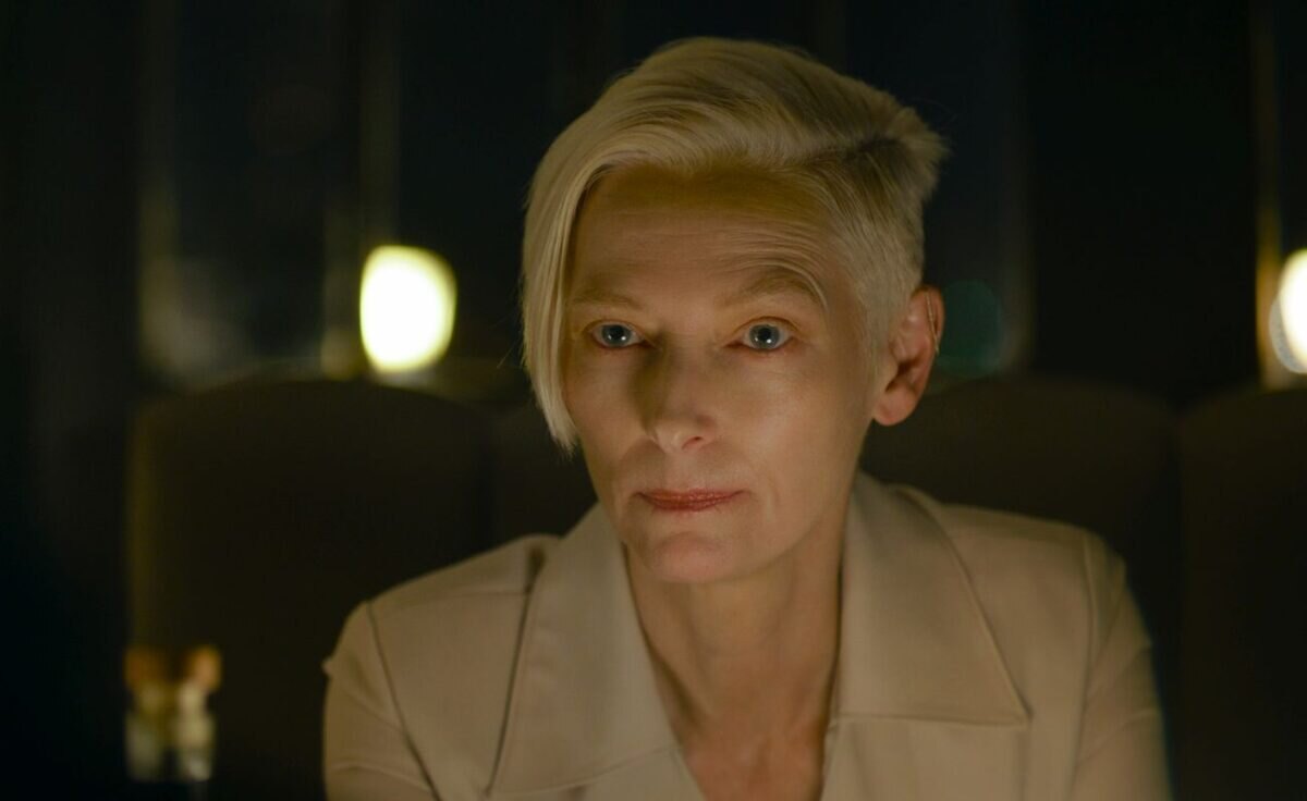 Tilda Swinton v thrilleru Zabiják.