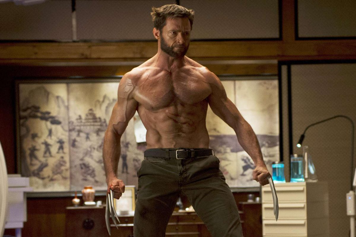 Hugh Jackman jako Wolverine nahoře bez