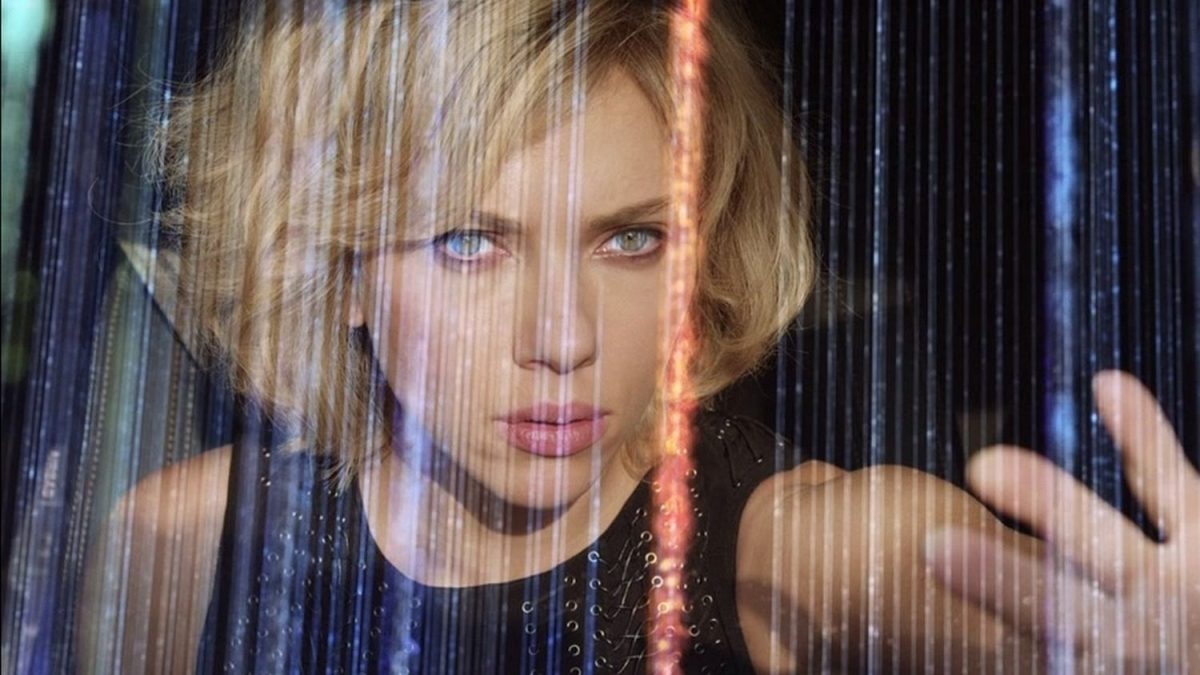 Scarlett Johansson jako Lucy.