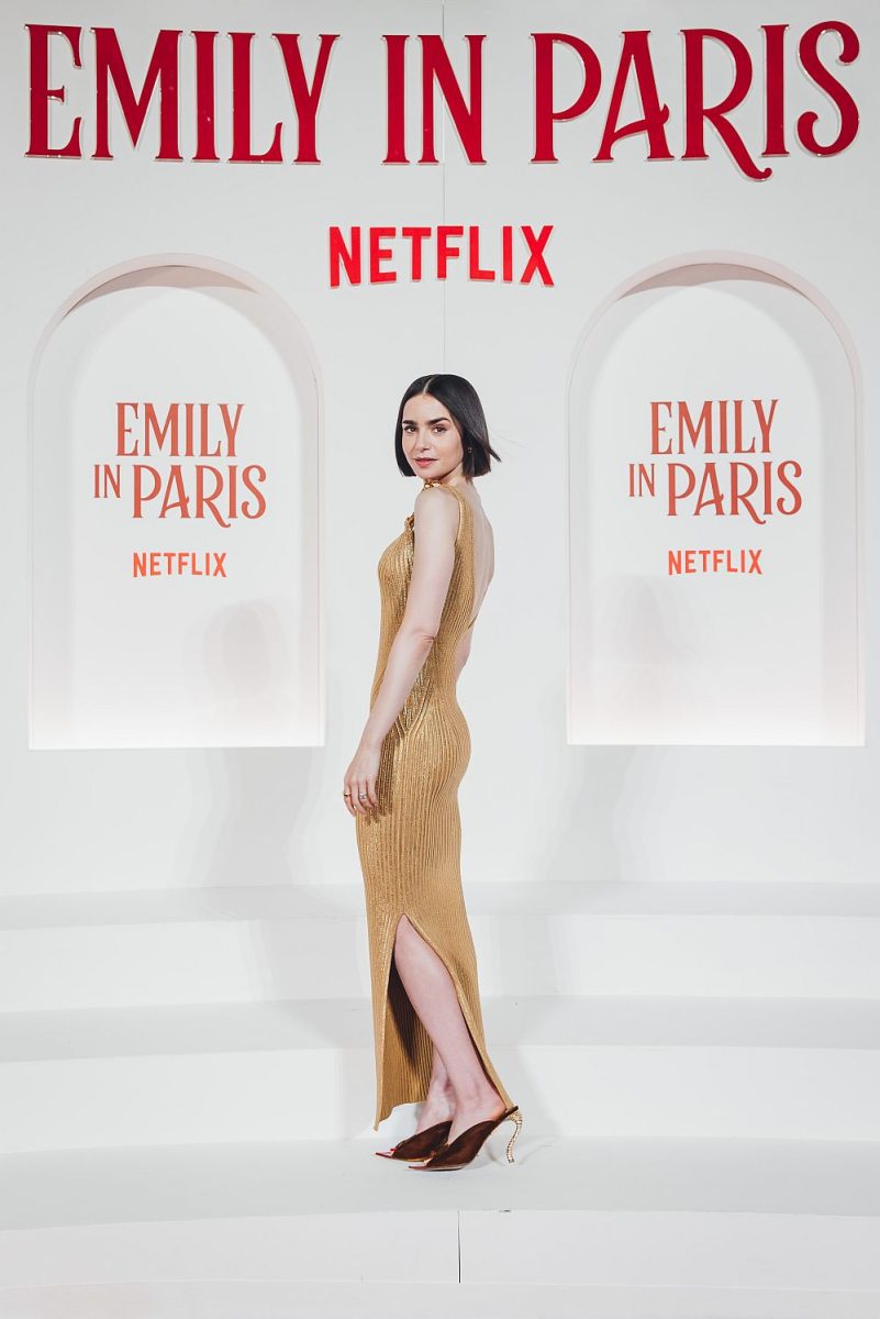 Lily Collins na premiéře Emily v Paříži v Římě