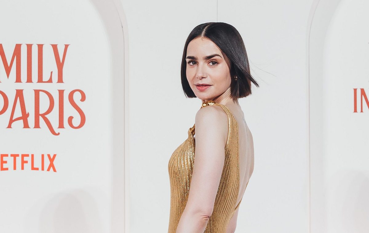 Lily Collins na premiéře Emily v Paříži v Římě