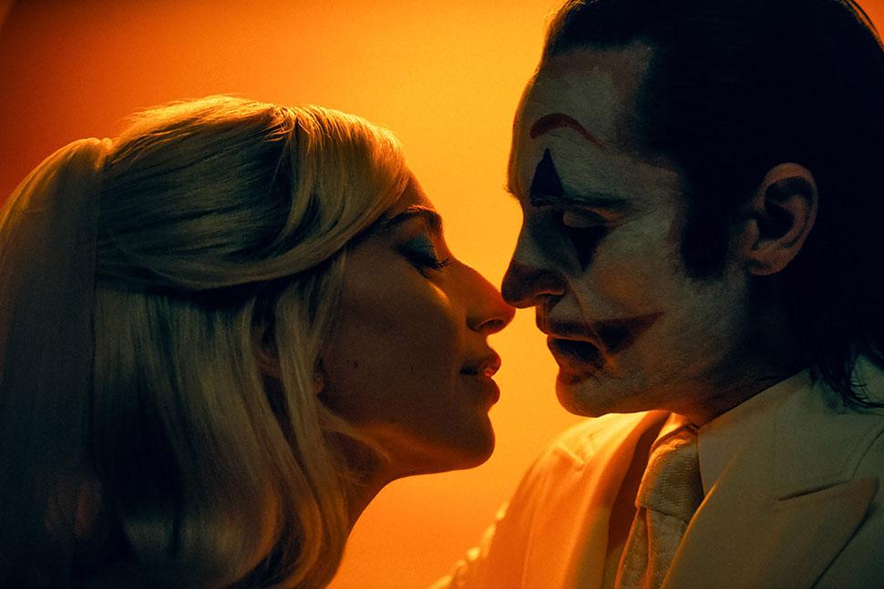 Joaquin Phoenix a Lady gaga ve filmu Joker: Folie à Deux