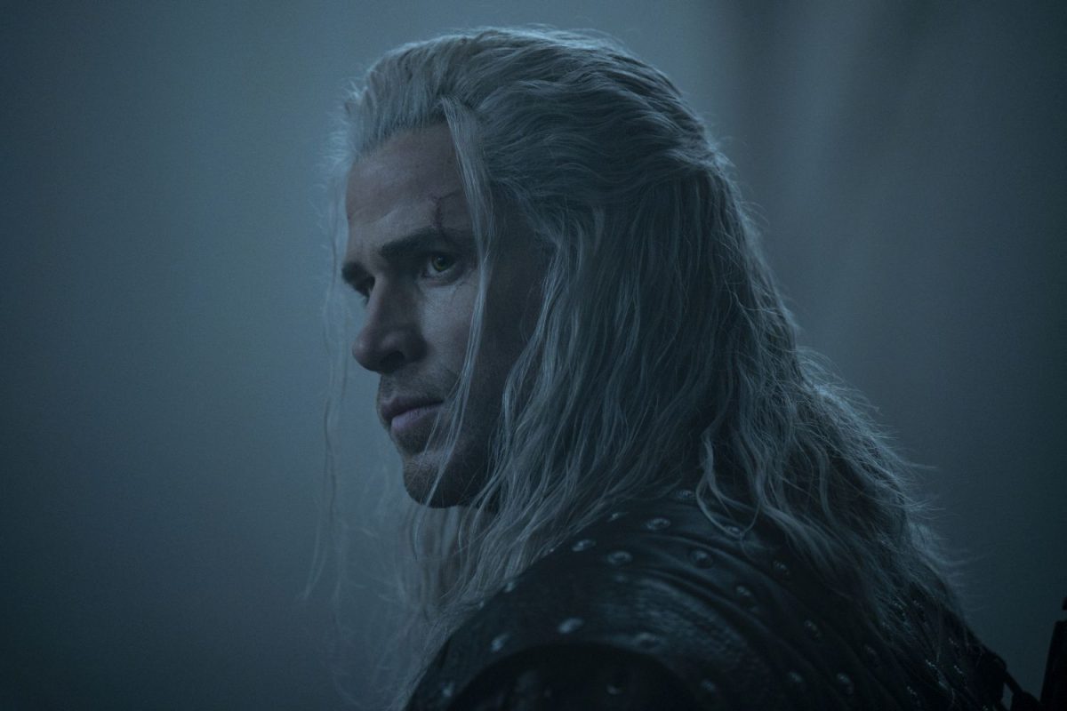 Liam Hemsworth jako Geralt z Rivie.