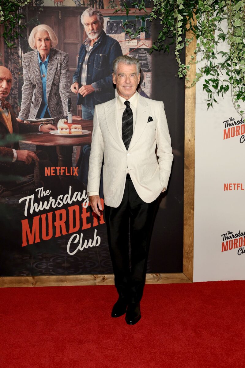 Pierce Brisnan - Premiéra filmu Čtvrteční klub amatérských detektivů (The Thursday Murder Club)