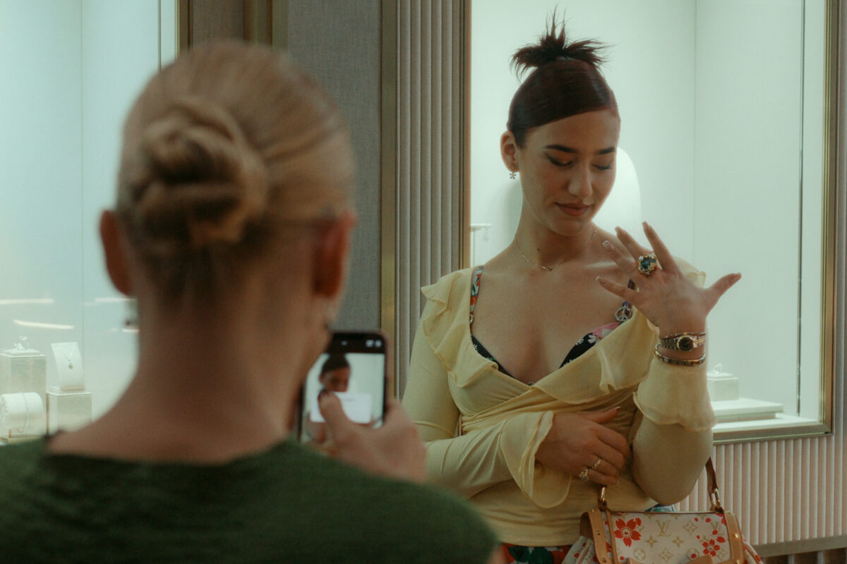 ze seriálu Agentka (The Asset)