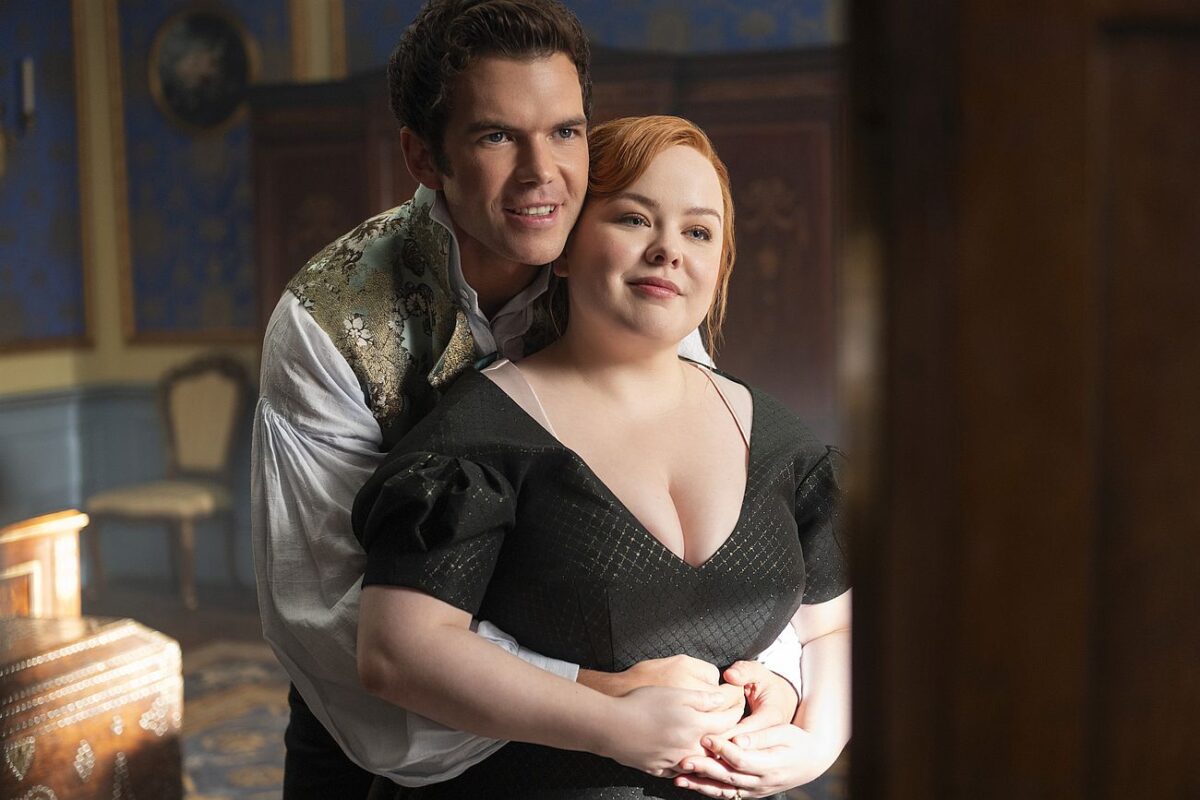 Luke Newton as Colin Bridgerton, Nicola Coughlan as Penelope Bridgerton