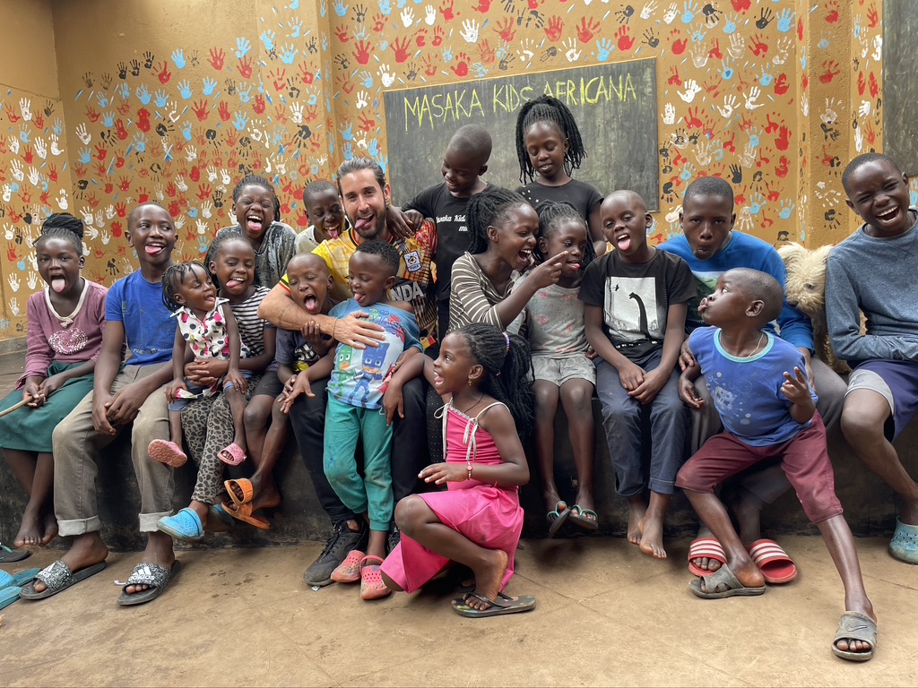 Děti z Masaky: S rytmem v srdci (Masaka Kids, A Rhythm Within)