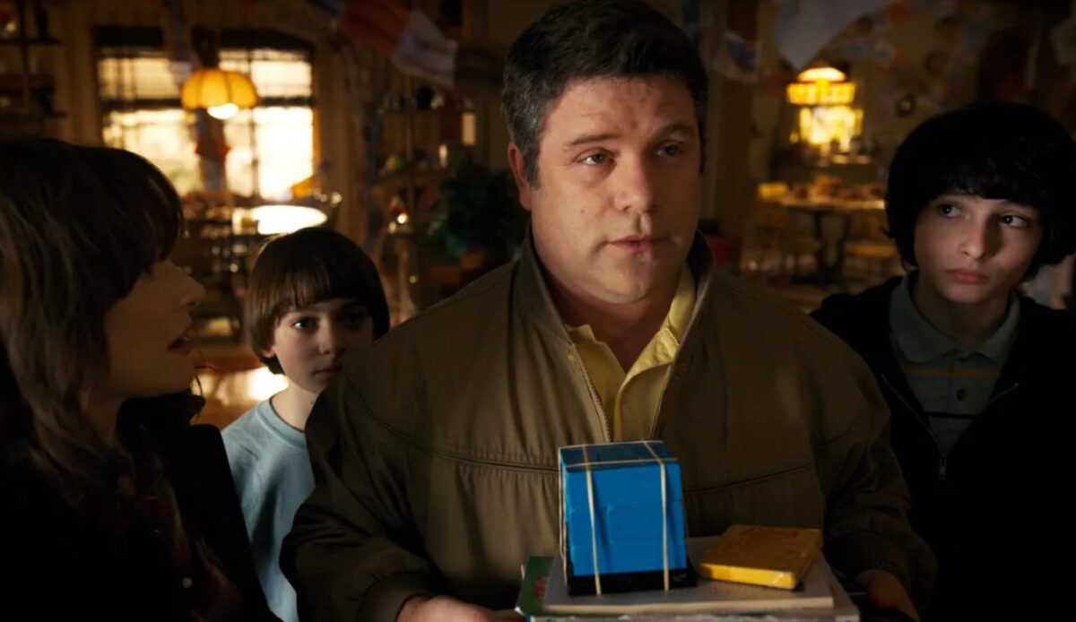 Starnger Things, Bob Newyby