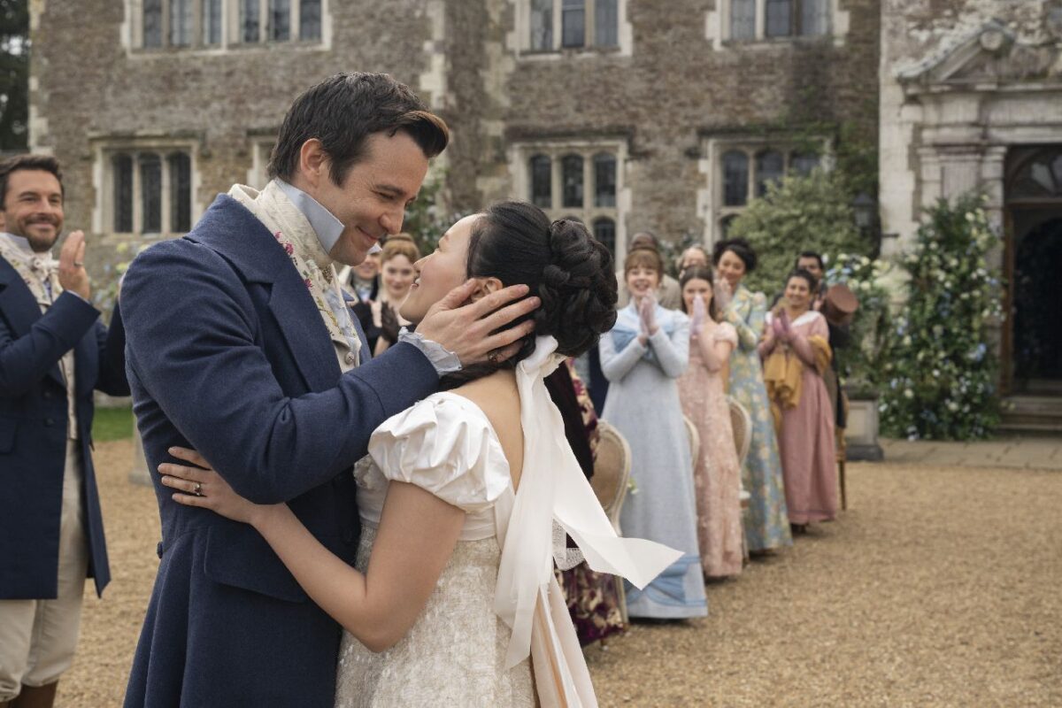 Bridgerton. Luke Thompson as Benedict Bridgerton, Yerin Ha as Sophie Baek