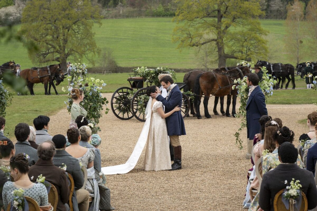 Bridgerton. Luke Thompson as Benedict Bridgerton, Yerin Ha as Sophie Baek