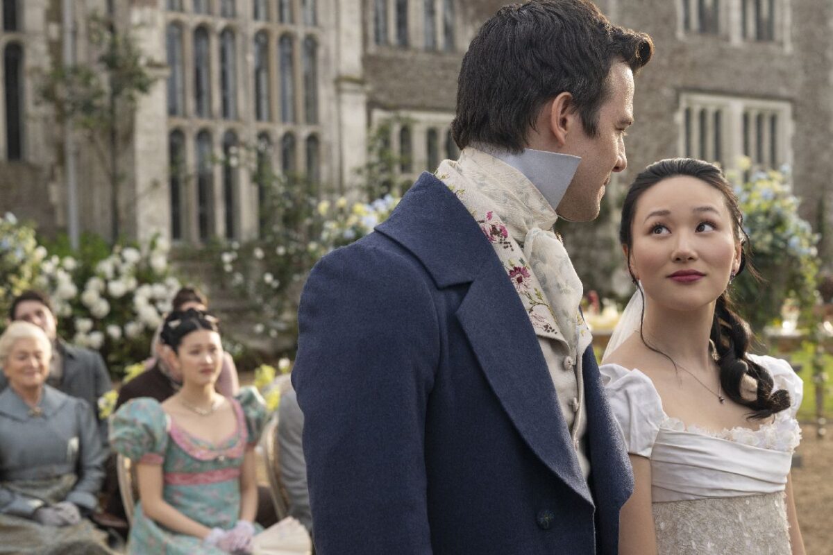 Bridgerton. Luke Thompson as Benedict Bridgerton, Yerin Ha as Sophie Baek