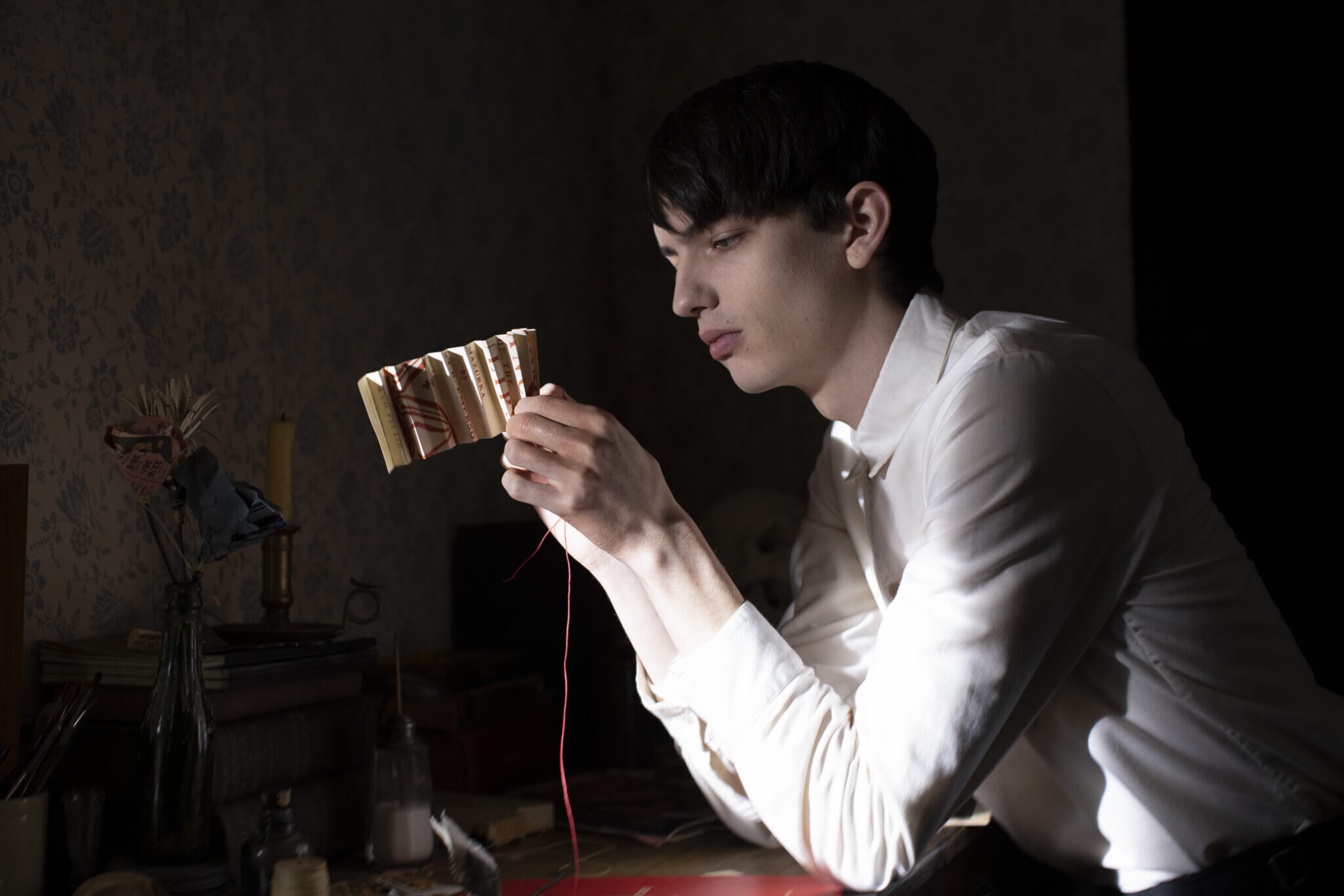 Benedict Cumberbatch a Kirsten Dunst by mohli získat Oscara. Film Síla psa sklidil dlouhý potlesk ve stoje