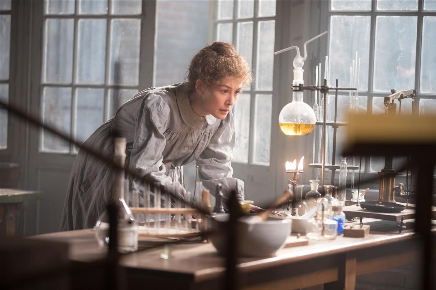 Kvůli objevu, kterým změnila svět, umírala v bolestech. Film Radioaktivita ukáže, jak žila Marie Curie