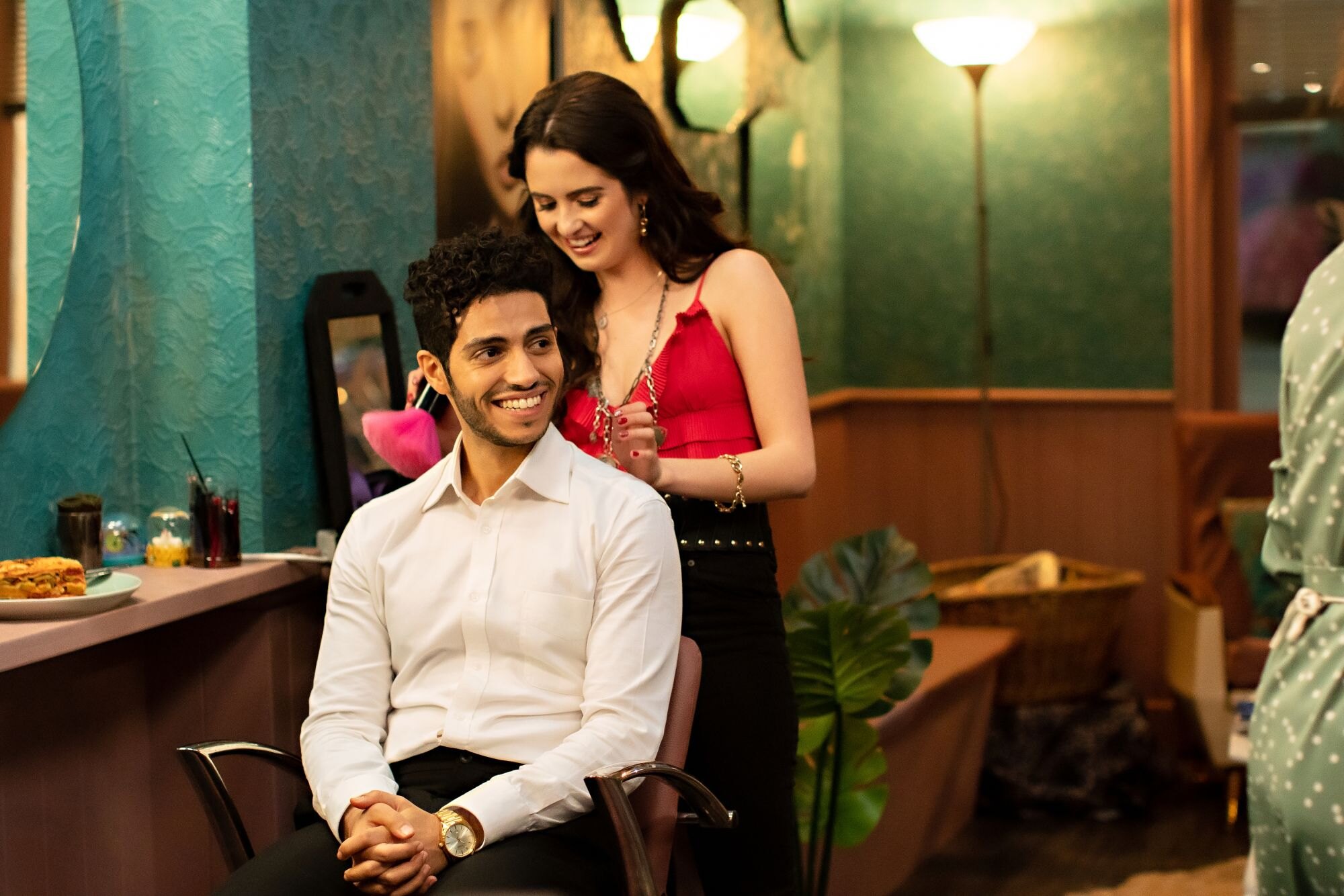Královské zacházení: Aladdin Mena Massoud se v novém romantickém filmu ukáže jako princ