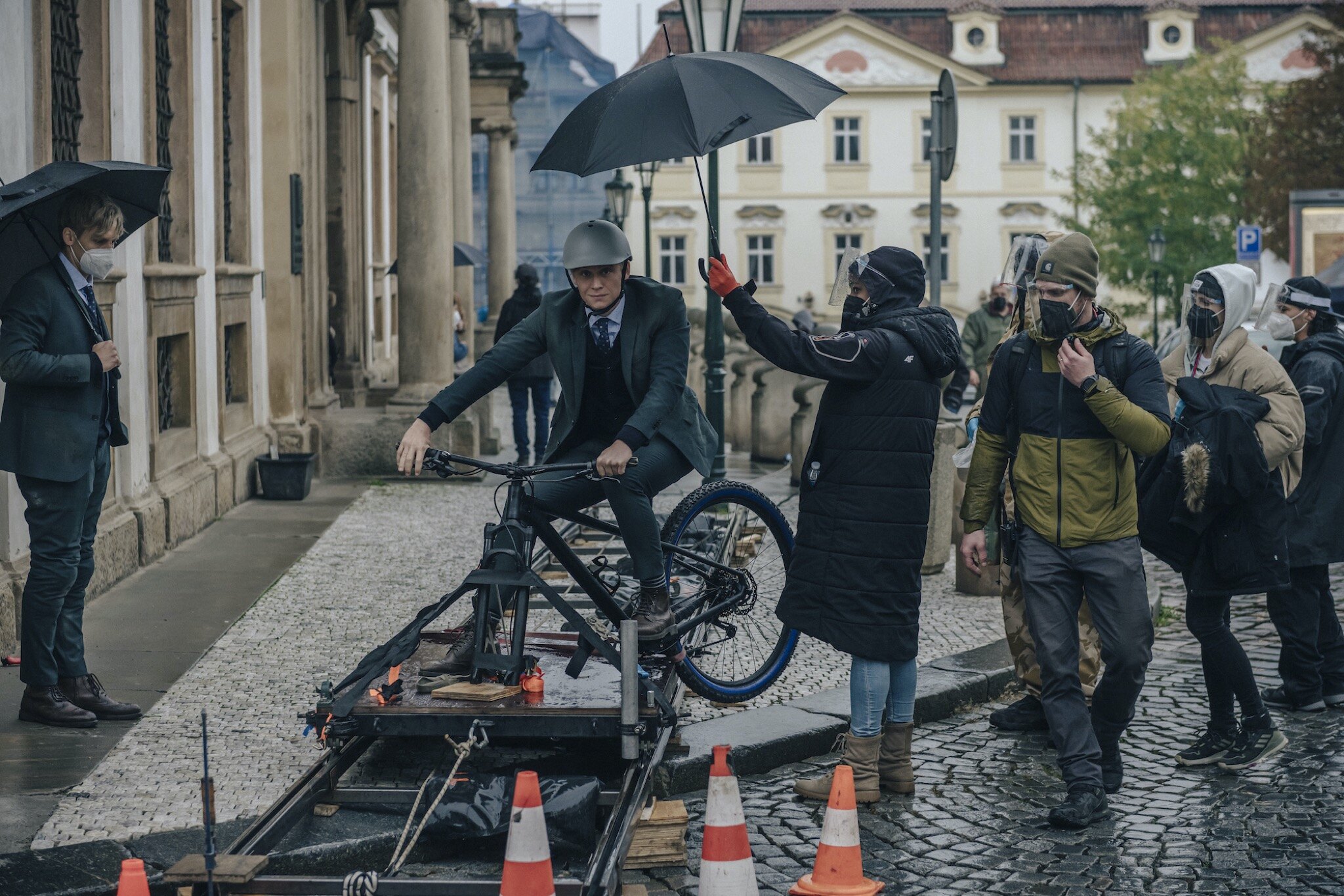 Nejen záběry krásné Prahy můžete sledovat ve filmu Armáda lupičů