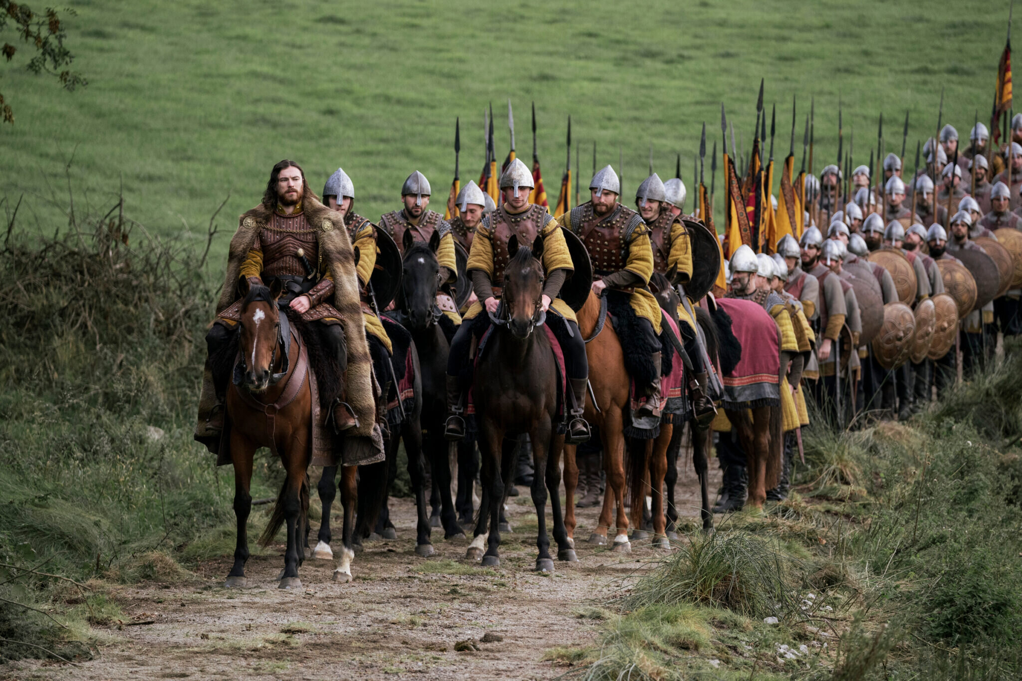 Seriál Vikingové: Valhalla přichází s krvavou upoutávkou. Premiéry se dočkáme už v únoru
