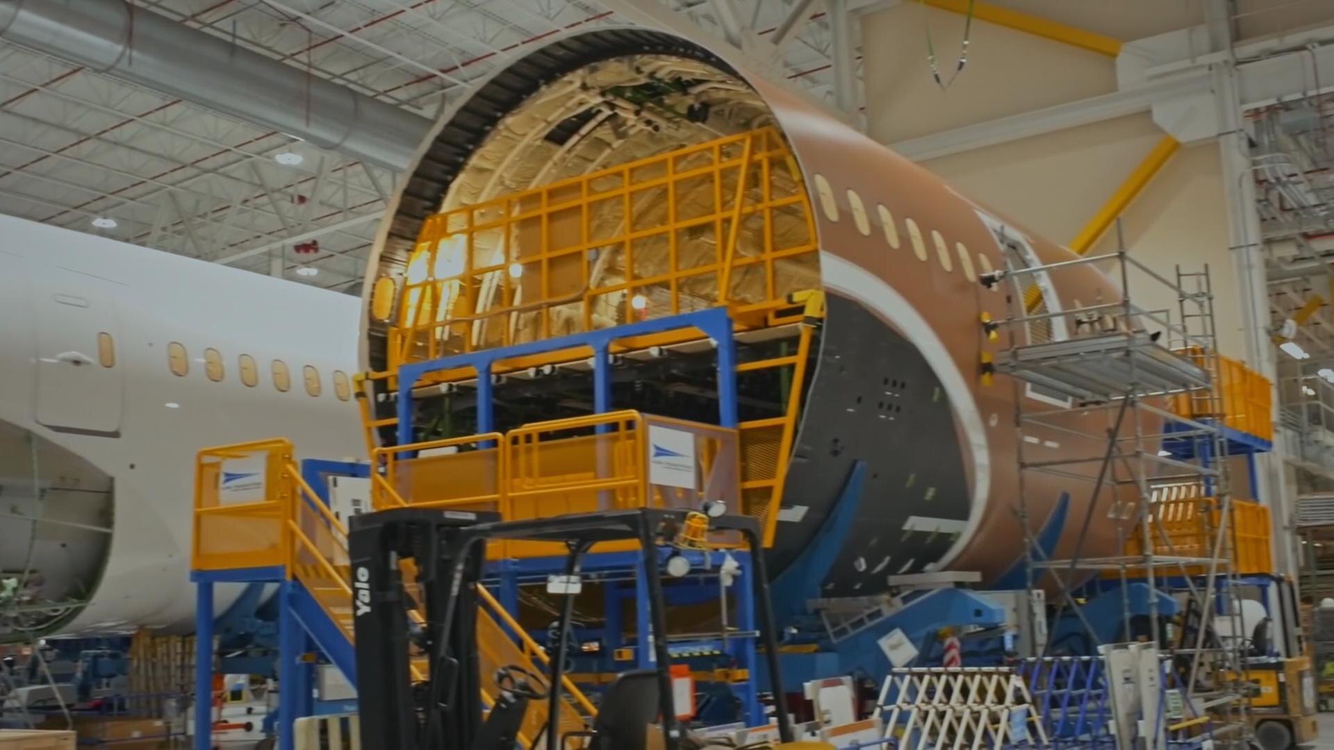 Dokument Pád: Kauza Boeing vyšetřuje havárie letounů 737 MAX a fatální selhání letecké společnosti