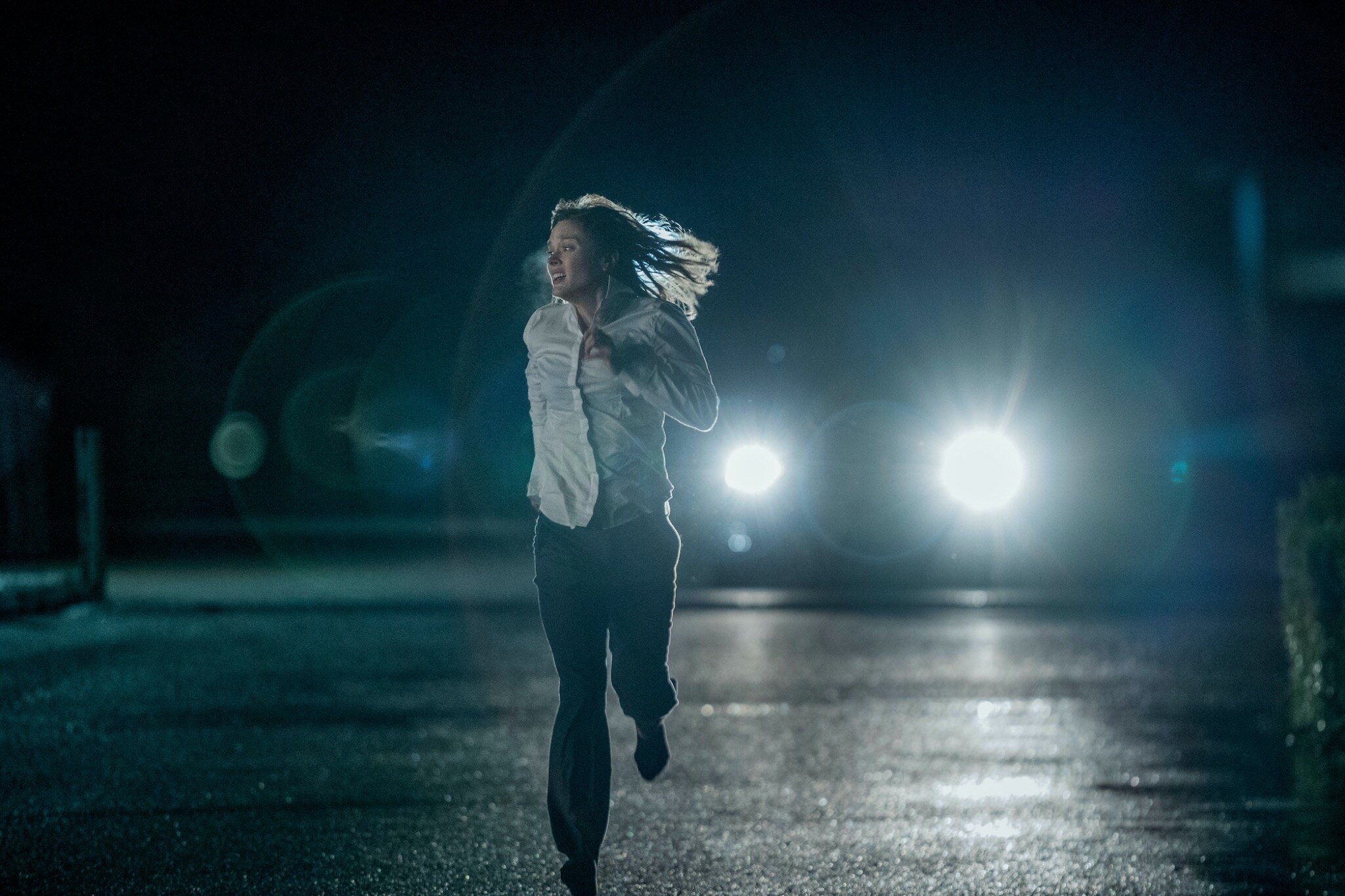 Očekávaný seriálový krimi thriller Mozaiky lží míří na Netflix. Předlohou mu byla populární kniha