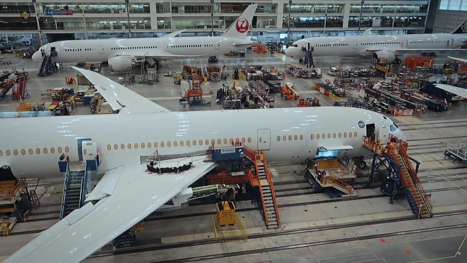 Dokument Pád: Kauza Boeing vyšetřuje havárie letounů 737 MAX a fatální selhání letecké společnosti