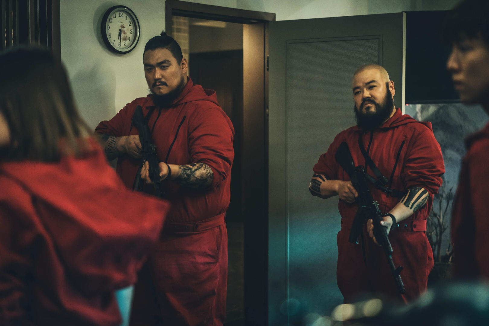 Netflix vydal upoutávku k pokračování Papírového domu. Odehrává se v alternativní blízké budoucnosti