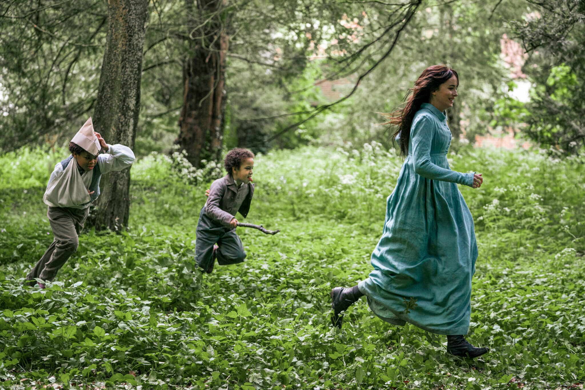 Na novou filmovou adaptaci románu Jane Austen se můžeme těšit už v červenci. Hlavní hrdinku ztvární hvězda 50 odstínů šedi