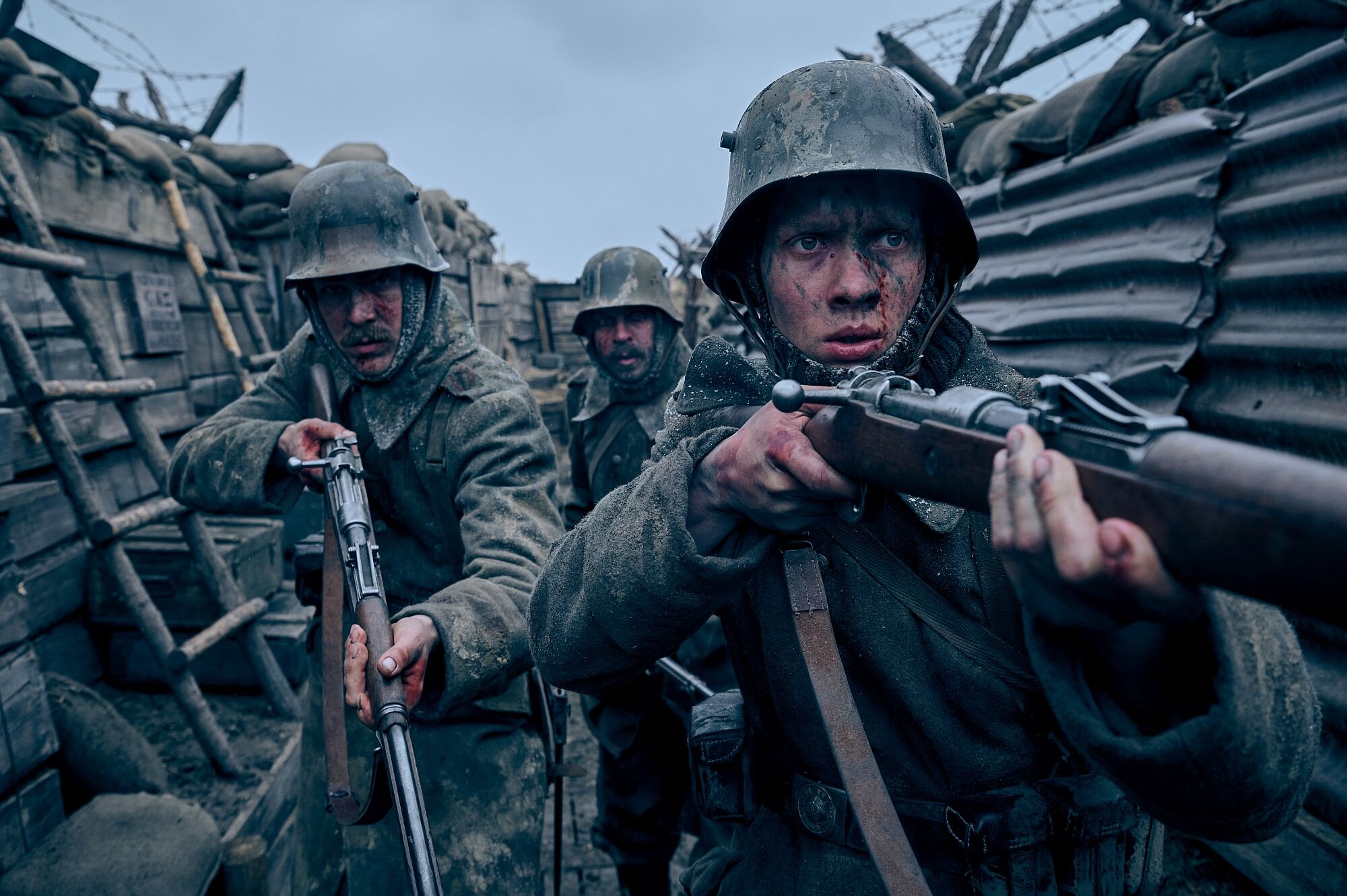 Válečný film, který letos bude bojovat o Oscara, se natáčel na mnoha místech v Česku. Možná i u vás