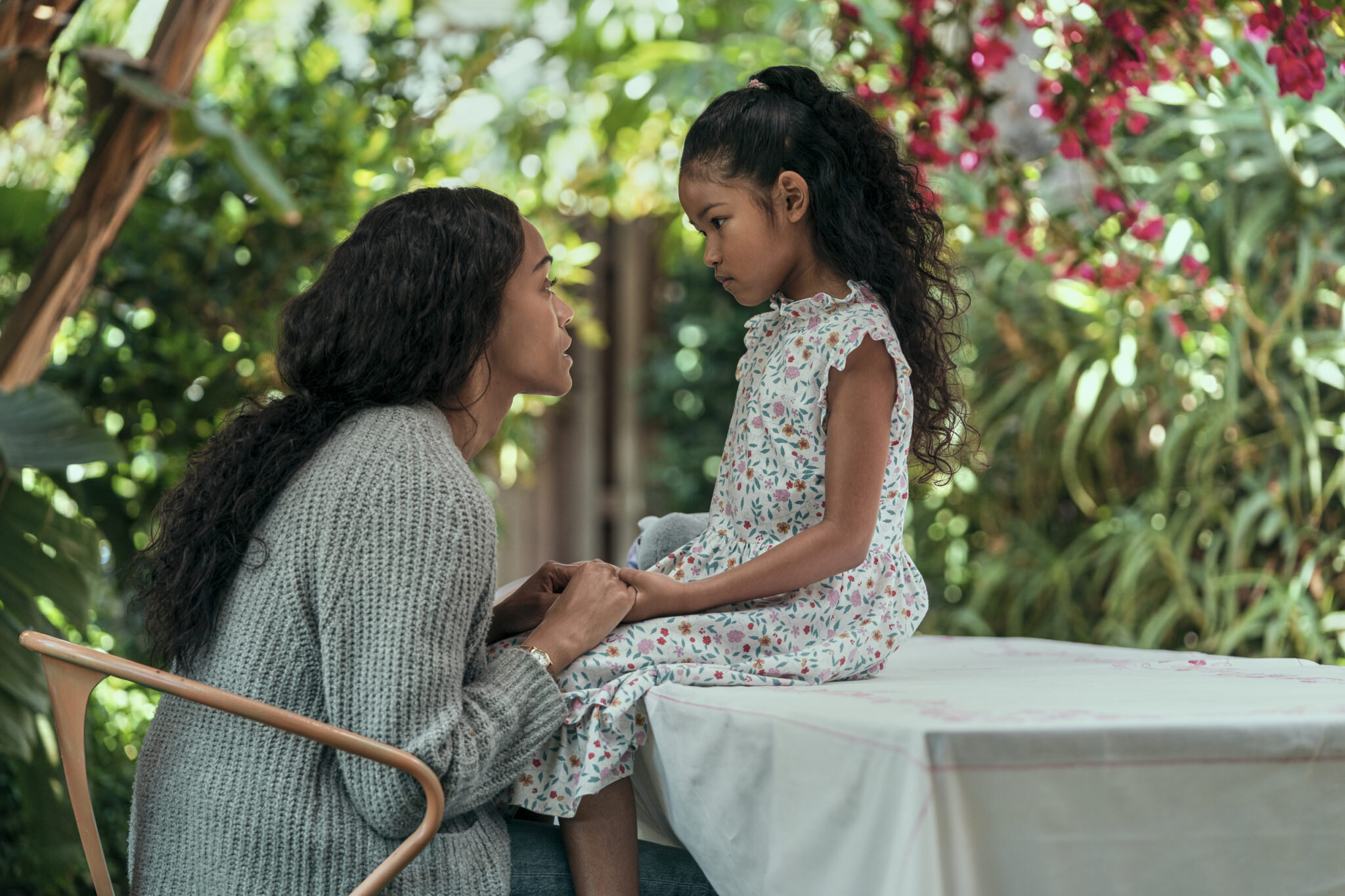 Zoe Saldana v novém seriálu bojuje proti rakovině. Je natočený podle skutečného příběhu