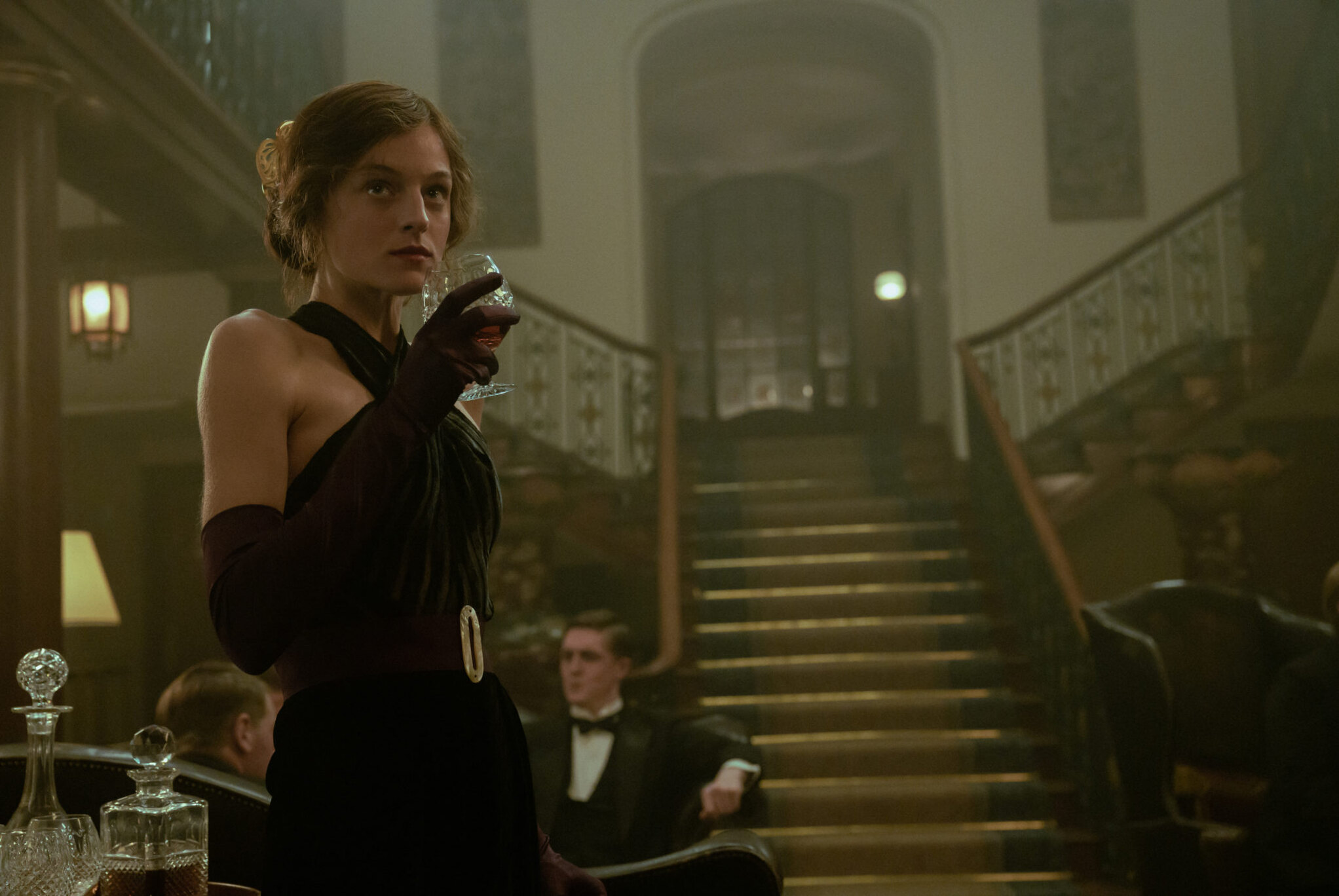 Na Netflix míří adaptace skandálního románu, který byl ve Velké Británii až do roku 1960 zakázán
