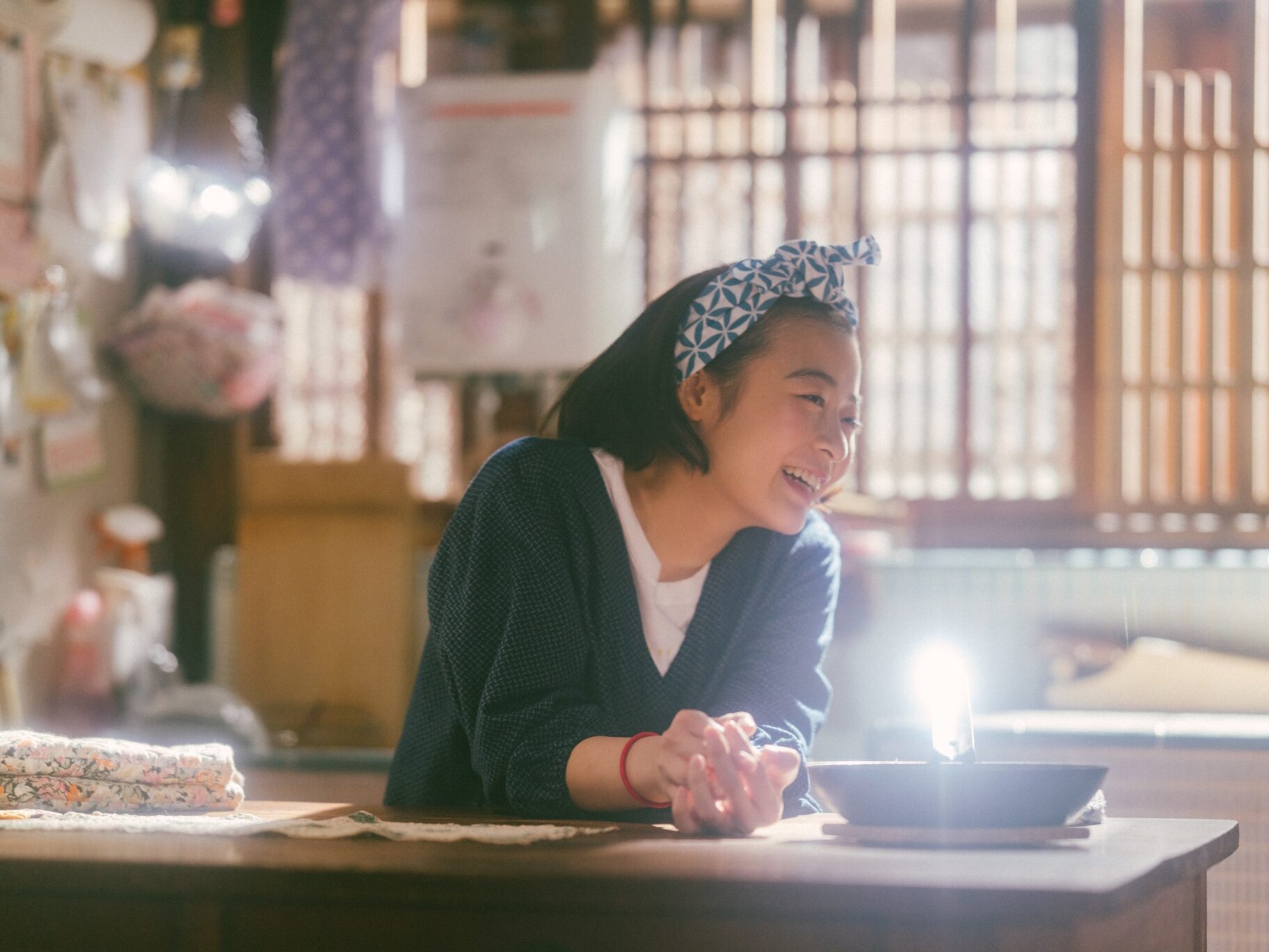 Dvě kamarádky touží po dráze gejši, jedna z nich však skončí u plotny. Nový japonský seriál vám ukáže všechny krásy Kjóta