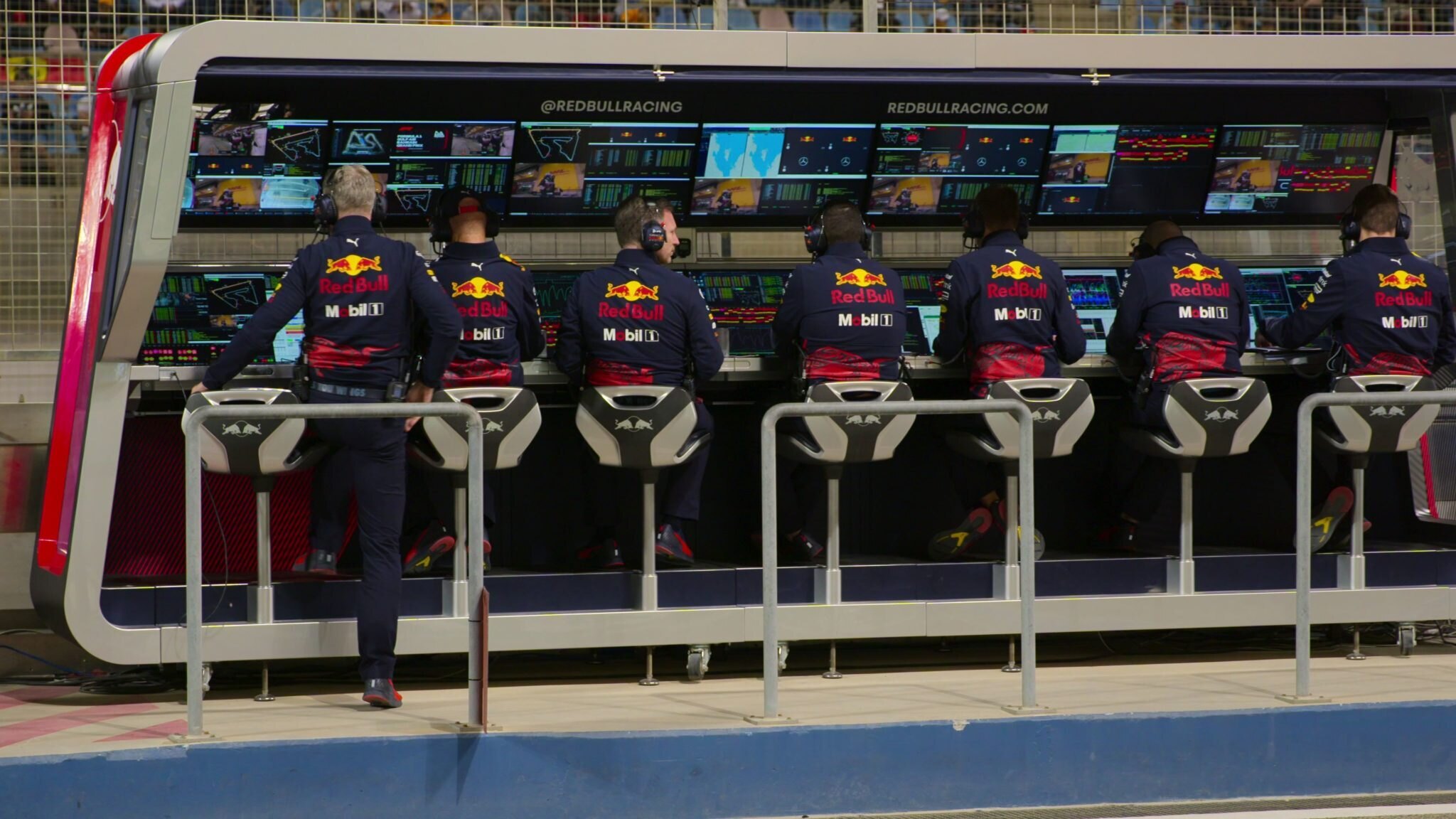 Fenomén Max Verstappen proti zbytku světa. F1: Touha po vítězství nás zavede do zákulisí třaskavé sezóny 2022