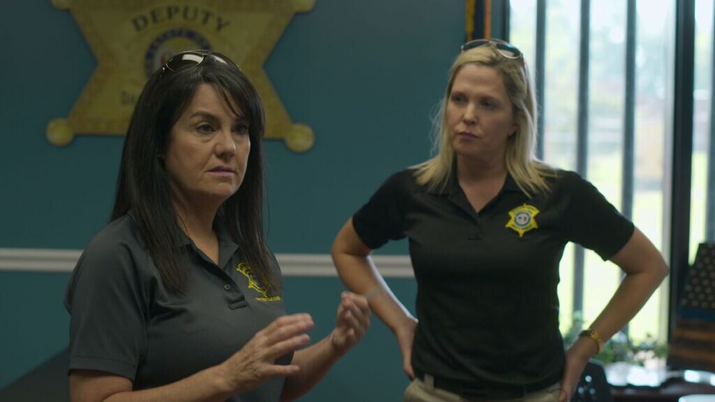 Nový krimi dokumentu Netflixu řeší skutečné případy pohřešovaných osob a sleduje policisty při psychicky náročné práci