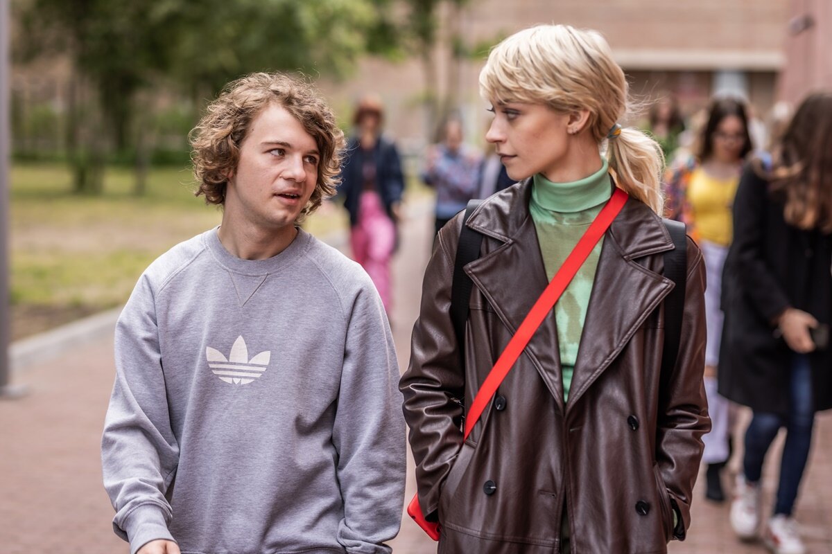 Nový young adult film s nebinární osobou v hlavní roli je na Netflixu. Zaměřuje se na objevování pravé identity