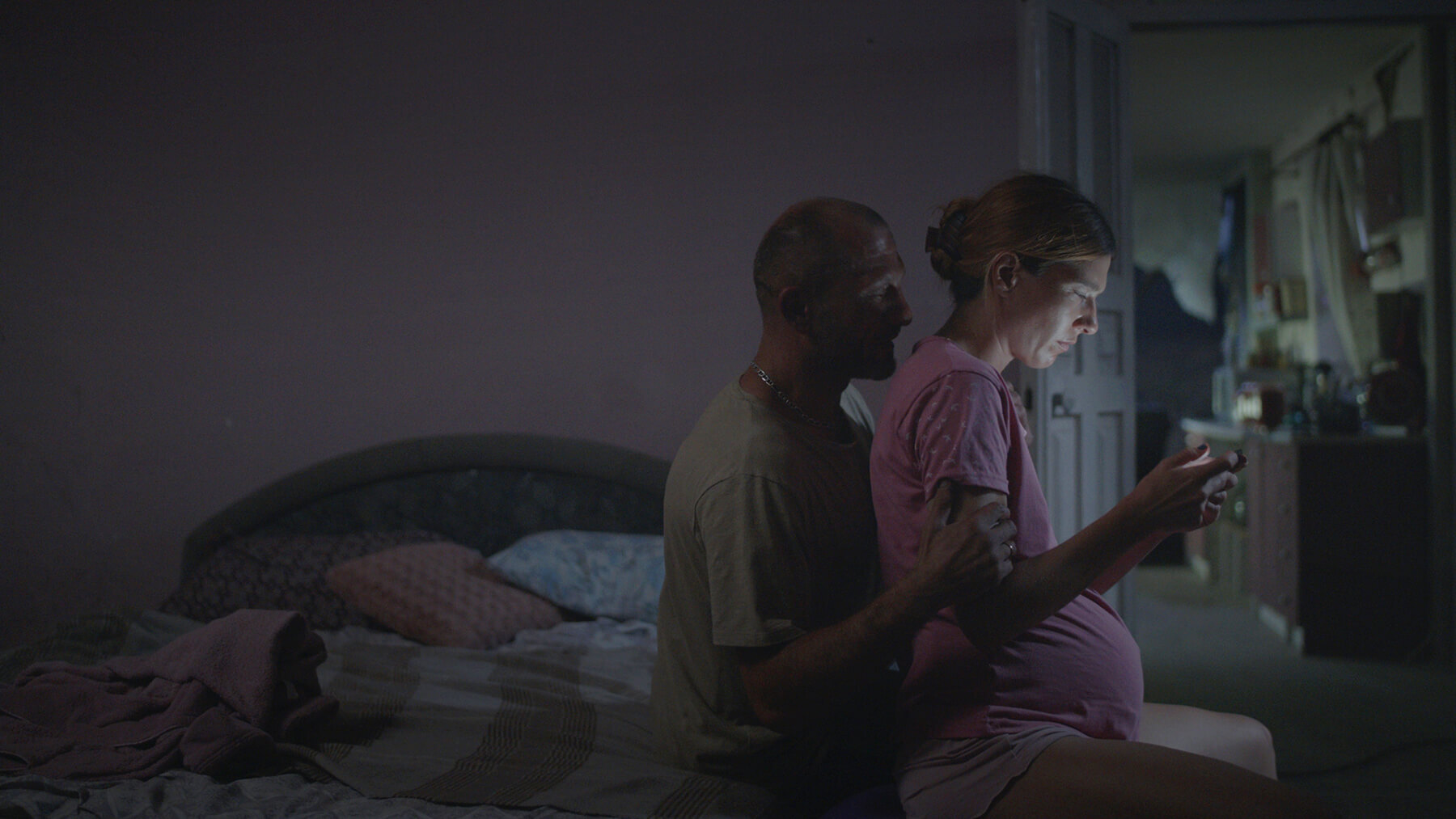 Válečný film o vyhrocené situaci na Donbase zabodoval ve Varech a teď míří na Netflix: Emočně vyčerpávající a nesmírně autentický, hodnotí ho diváci