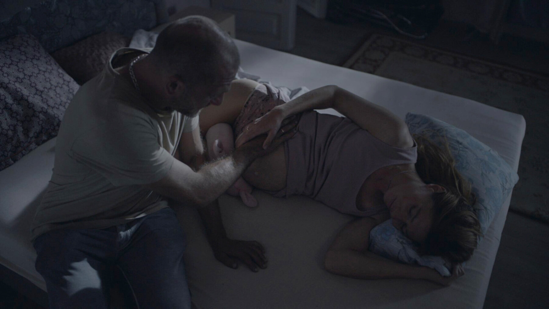 Válečný film o vyhrocené situaci na Donbase zabodoval ve Varech a teď míří na Netflix: Emočně vyčerpávající a nesmírně autentický, hodnotí ho diváci
