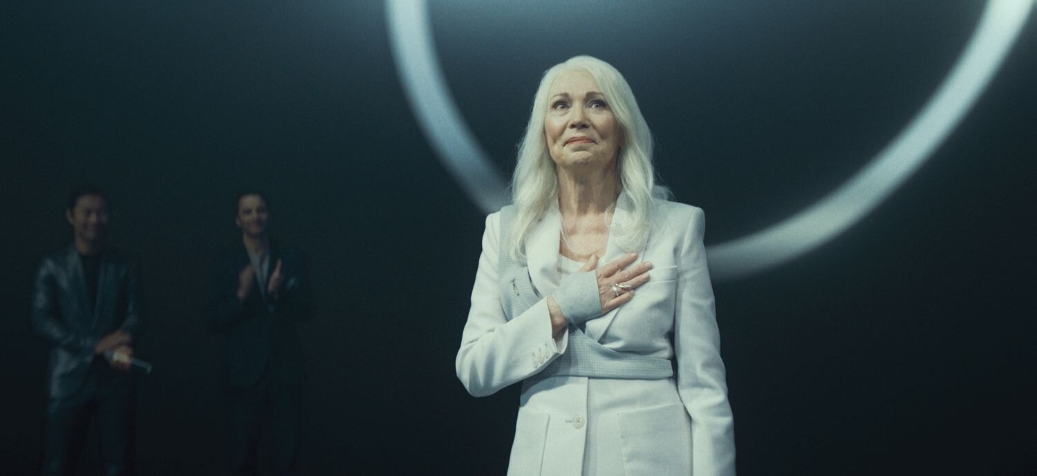Lidé prodávají roky svého života, aby vydělali peníze. Nový zvrácený sci-fi thriller už brzy dobude Netflix