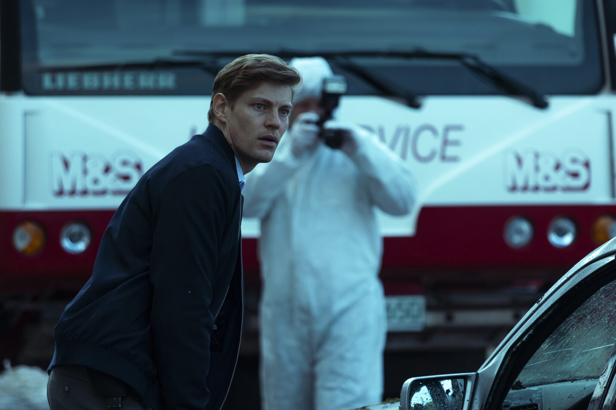 Bývalý detektiv v novém thrilleru otevře spis zdánlivě vyřešené vraždy, ale stopy ho vtáhnou do temného spiknutí