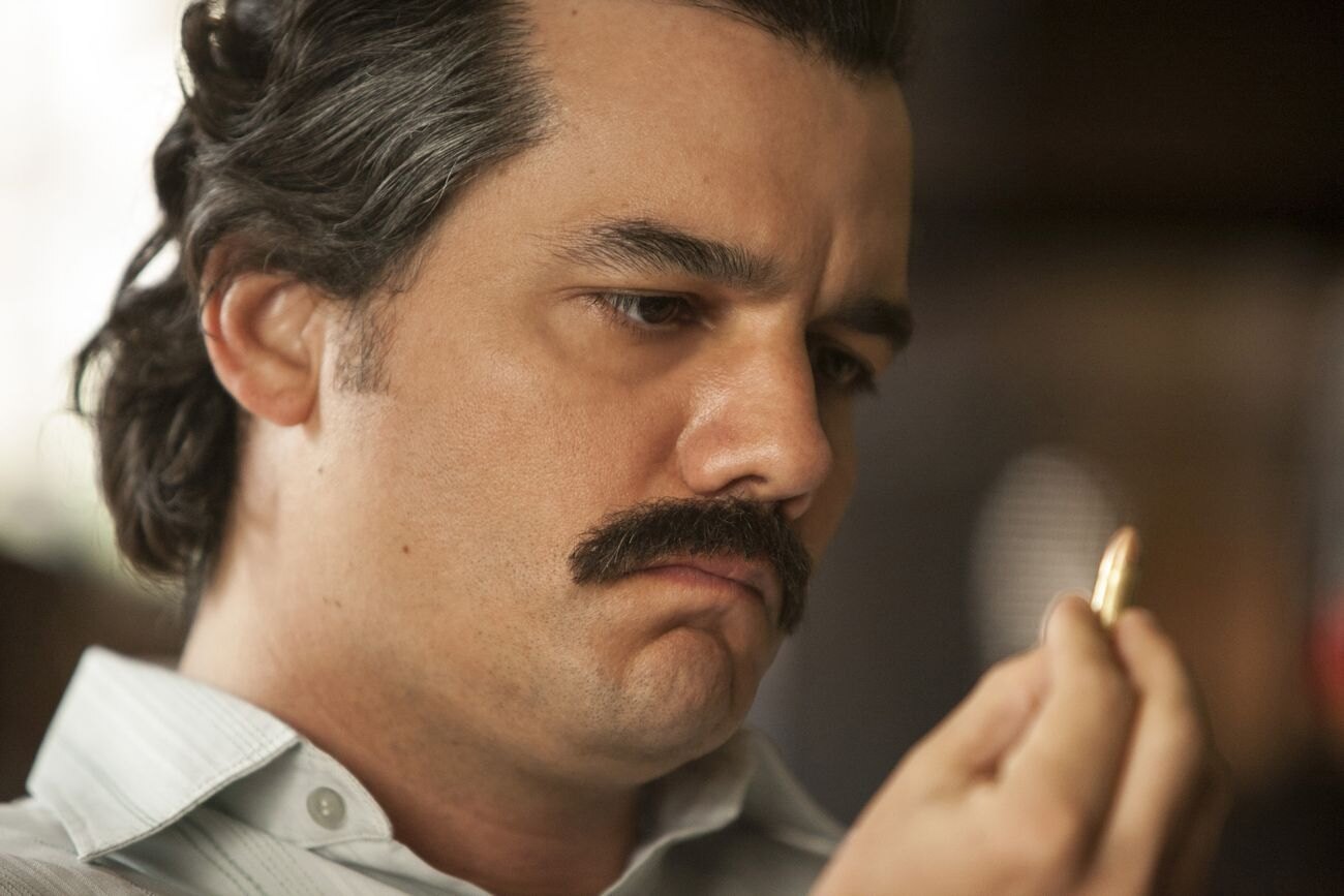 10 zajímavostí o seriálu Narcos: Celovečerní film, identické místo smrti nebo skutečné postavy v seriálových rolích