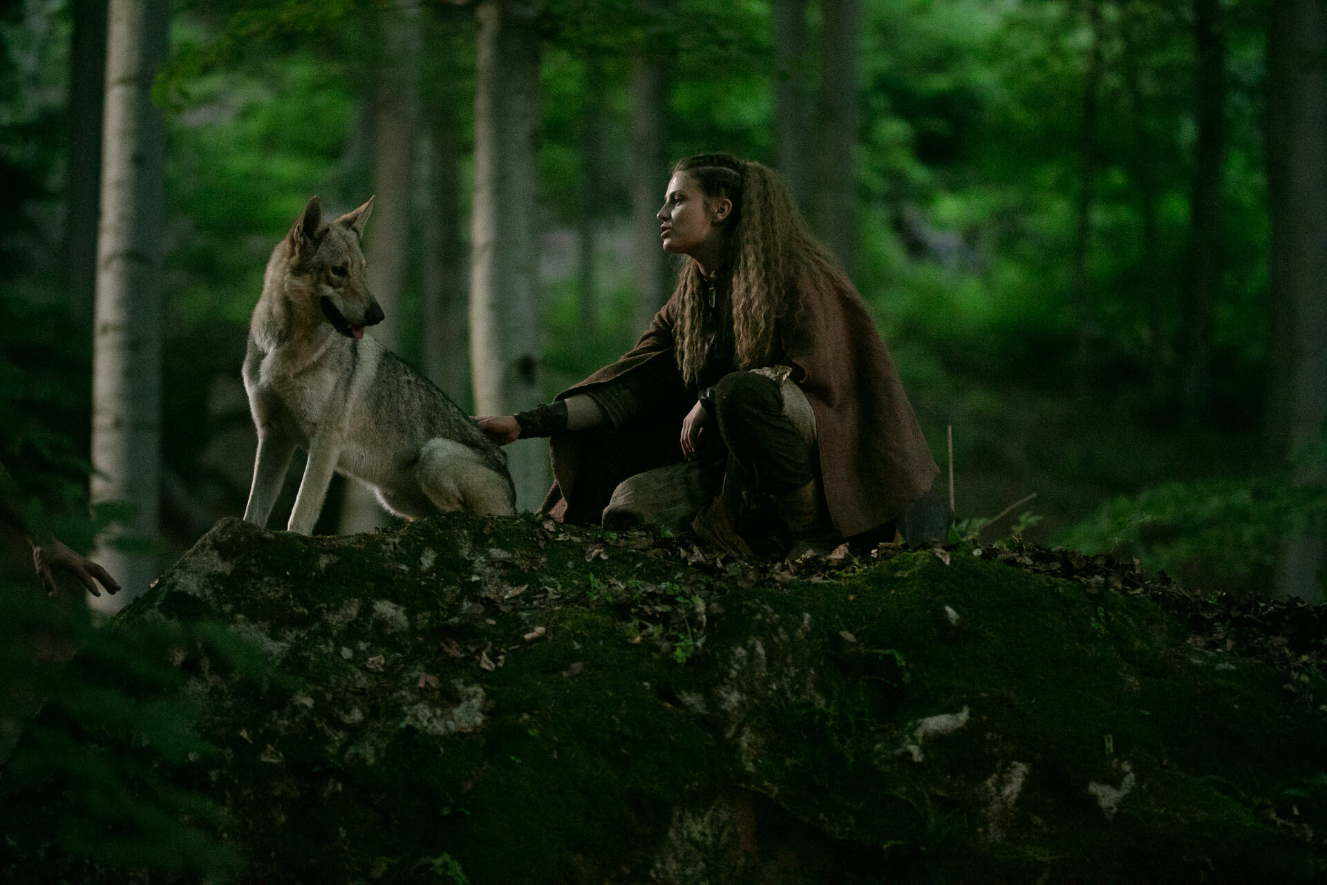 Nová česko-slovenská fantasy pohádka o zakleté jeskyni míří na Netflix. Varuje před chamtivostí a může se pyšnit dokonalými kostýmy