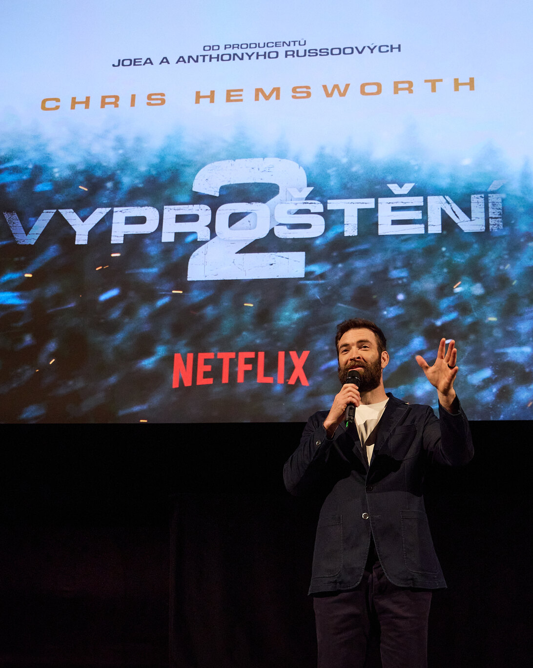 Historicky první promítání filmu Netflixu v Česku: Režisér Sam Hargrave přijel představit akcí nadupaný trhák, který u nás natáčel