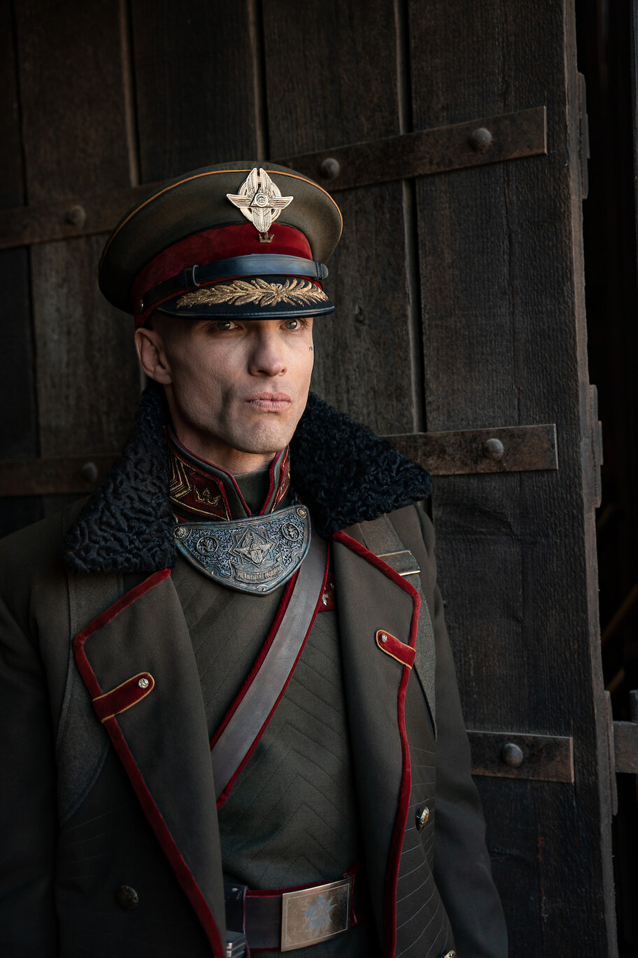 Myslel jsem, že vím, jak vypadá velkofilm, než jsem viděl tohle, říká Ed Skrein. Nejočekávanější film Netflixu pro rok 2023 vznikal desetiletí