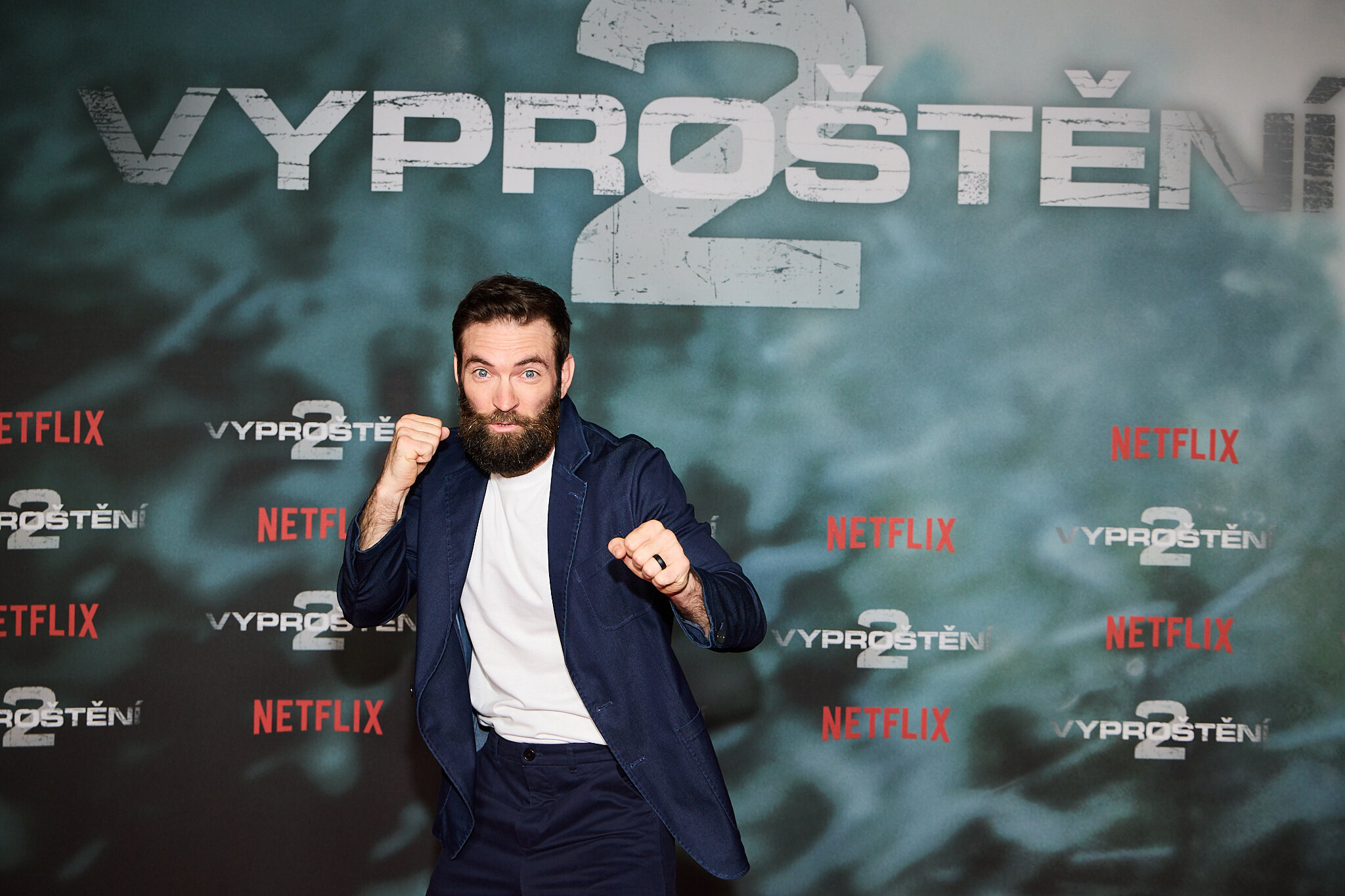 Historicky první promítání filmu Netflixu v Česku: Režisér Sam Hargrave přijel představit akcí nadupaný trhák, který u nás natáčel