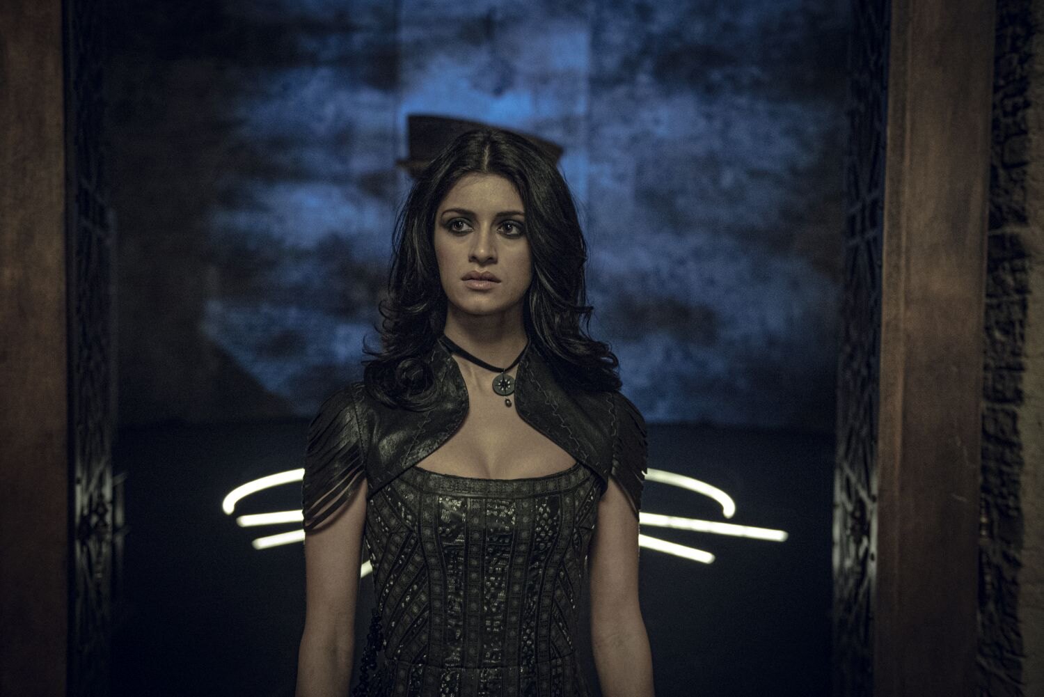 Při obsazování Yennefer castigová režisérka toužila zpochybnit standard krásy. Do fantasy světa nepatří jen dámy se sněhově bílou pletí