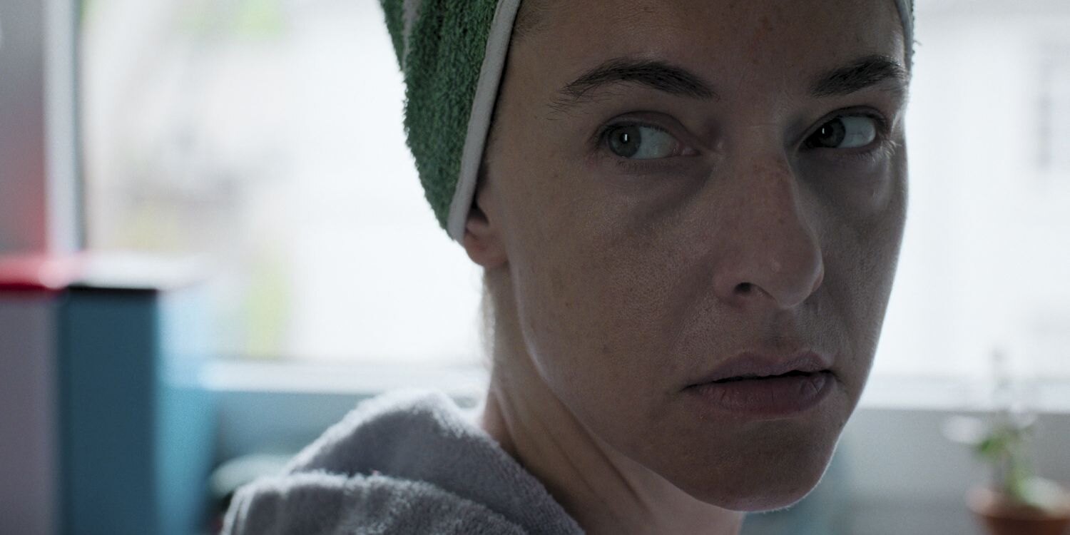 Žena žila 13 let v zajetí a porodila dvě děti. Netflix natočil děsivý seriál o životě rodiny z přísně střeženého domu
