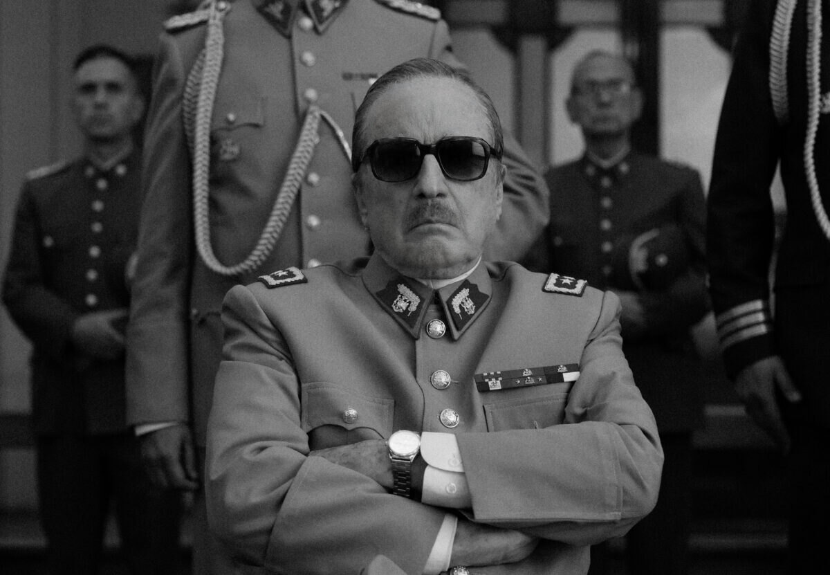 Jaime Vadell jako Hrabě (Augusto Pinochet) ve filmu El Conde.