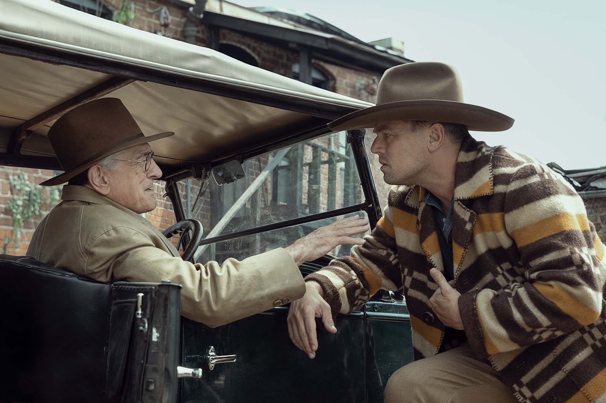 Leonardo DiCaprio a Robert De Niro v historickém filmu Zabijáci rozkvetlého měsíce.