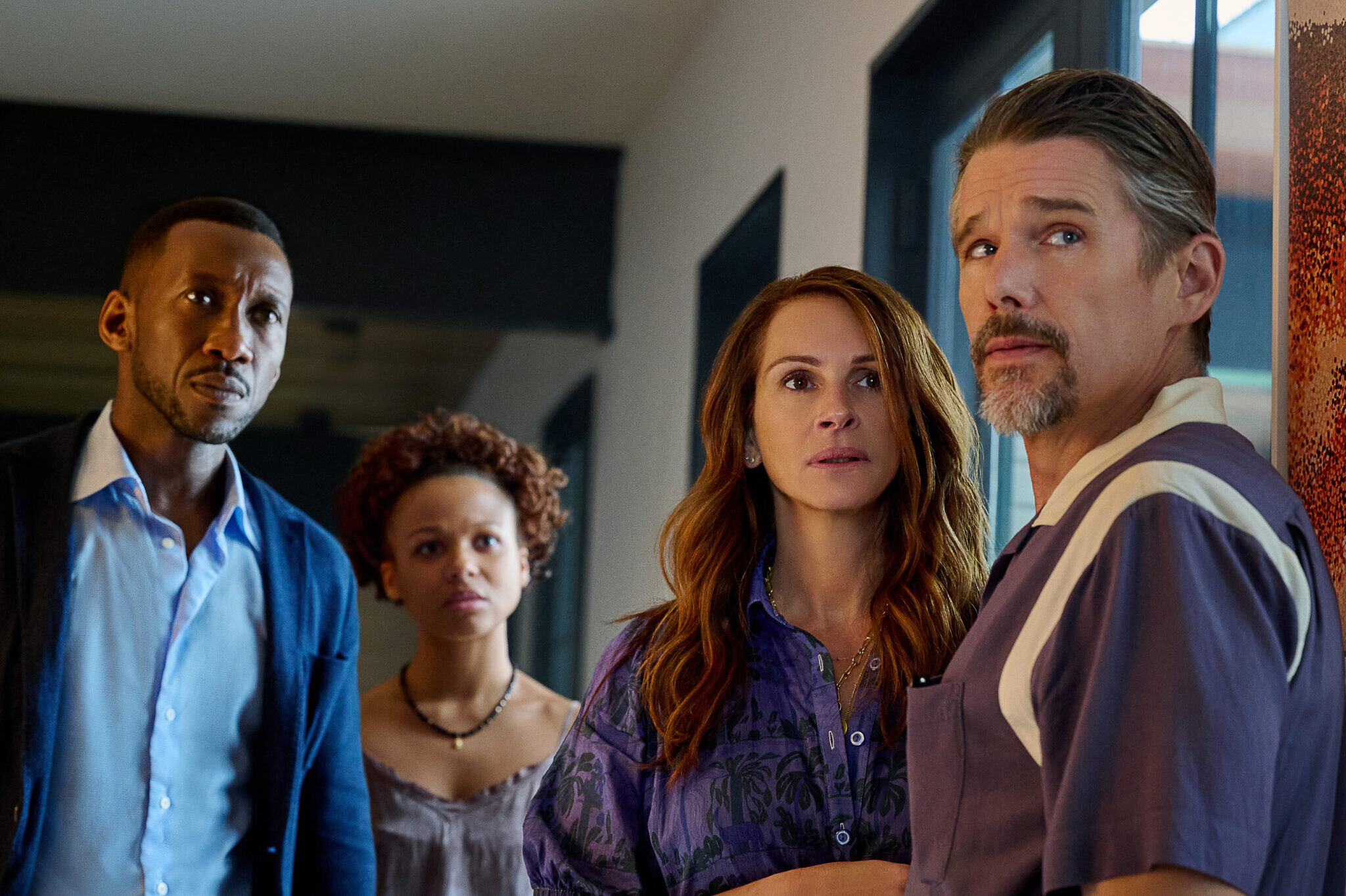 Mahershela Ali, Myha’la Herrold, Julia Roberts a Ethan Hawke v apokalyptickém filmu Nech svět světem.